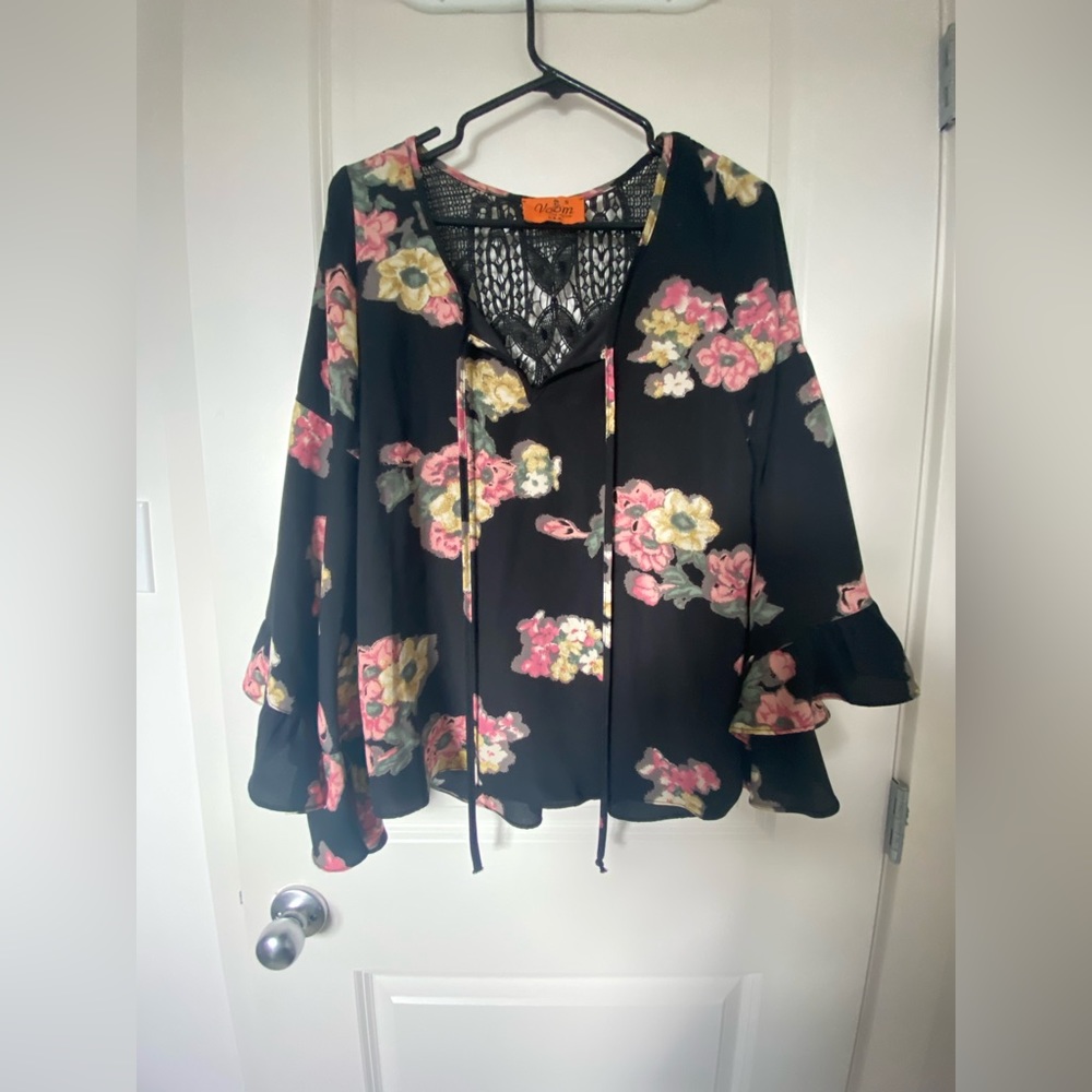 Voom by Joy Han Floral Crochet Back Bell Sleeve Top